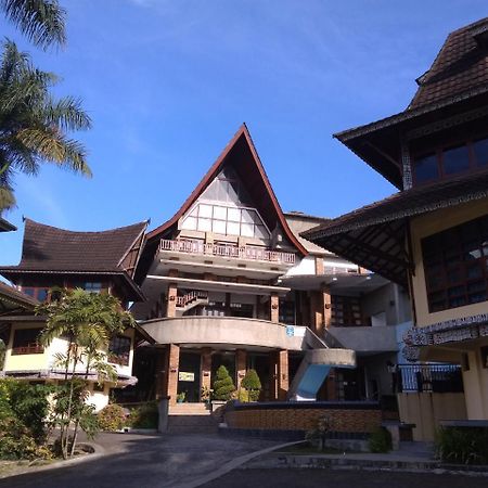 Sapadia Hotel And Cottage Parapat Extérieur photo