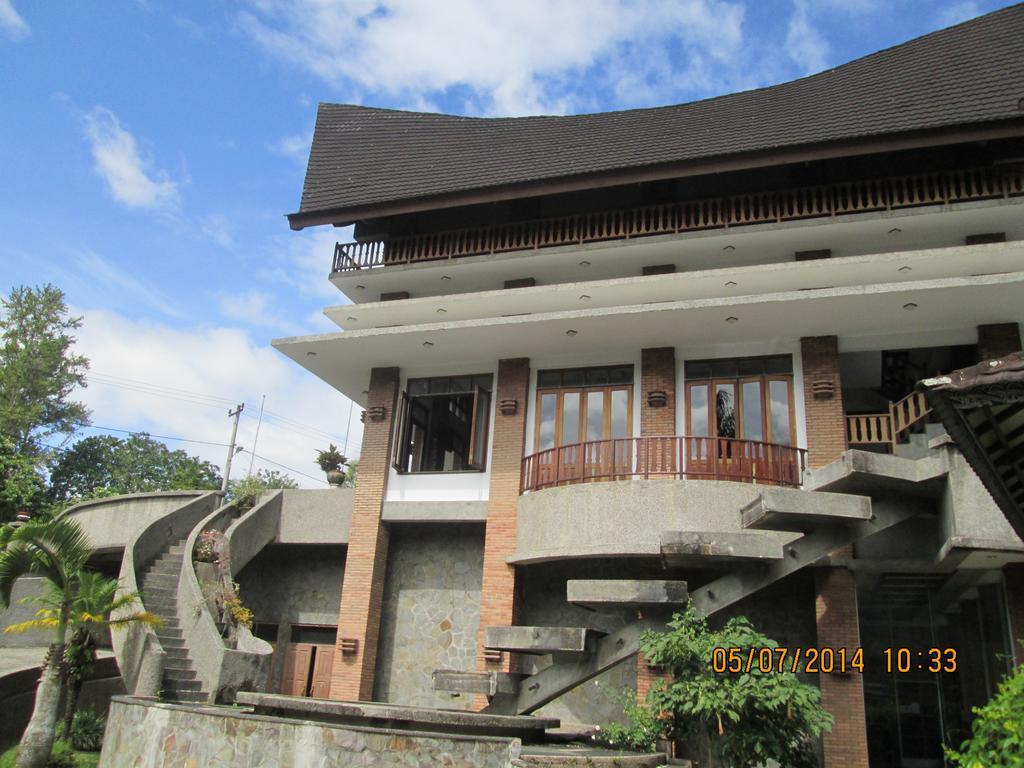 Sapadia Hotel And Cottage Parapat Extérieur photo