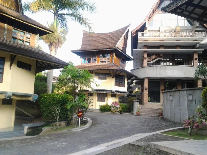 Sapadia Hotel And Cottage Parapat Extérieur photo