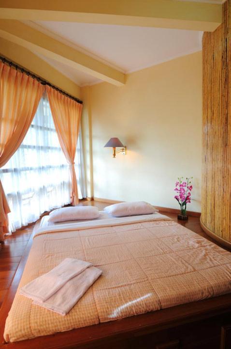 Sapadia Hotel And Cottage Parapat Extérieur photo