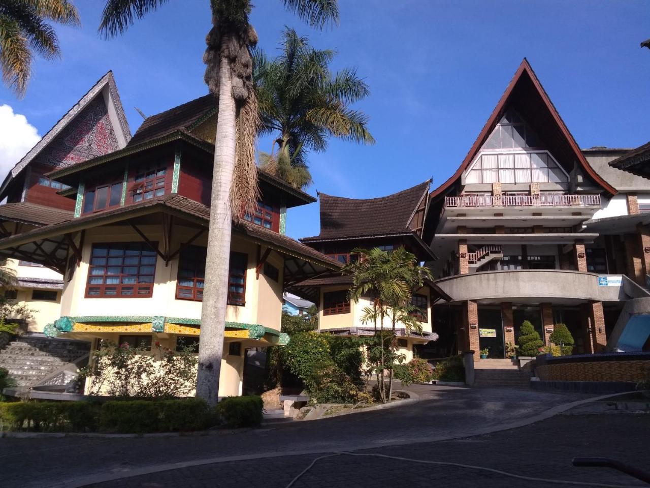 Sapadia Hotel And Cottage Parapat Extérieur photo